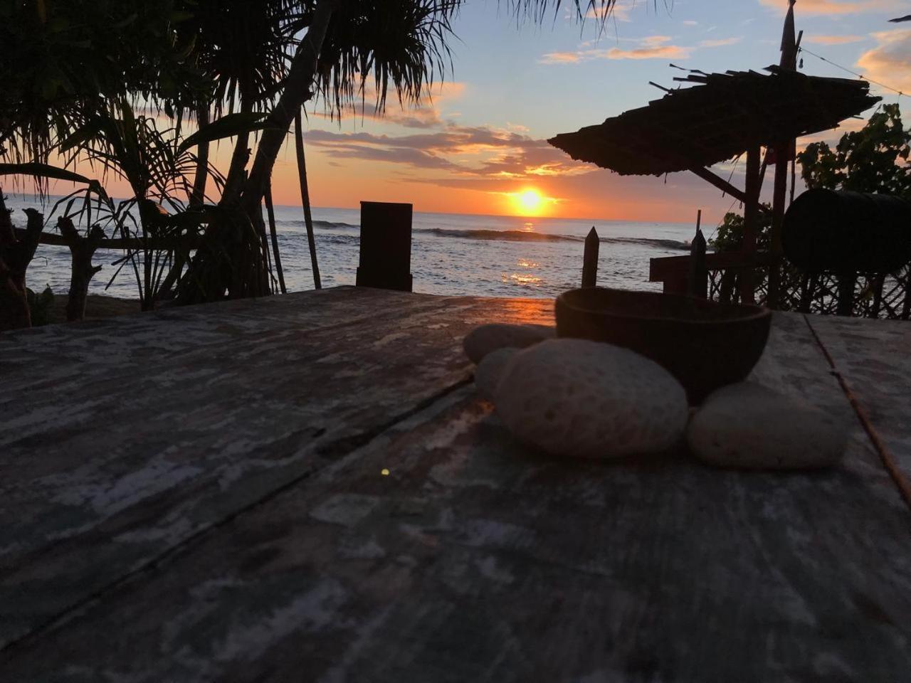 Guru Beach Resort Тангалла Экстерьер фото