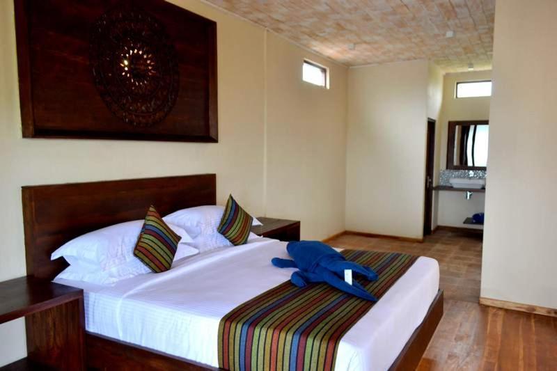 Guru Beach Resort Тангалла Экстерьер фото